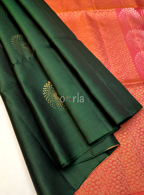 Mughizh - Forest Green & Pink Orange Bhutta Handloom Soft Silk Saree