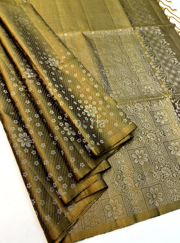Ezhil - Mehandi Green Pure Silver Zari with Sleeve Work Handloom Soft Silk Saree